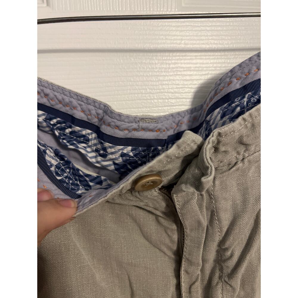 Tommy Bahama Gray Shorts – Size 38 (90% Silk / 10% Cotton) - Picture 3 of 6